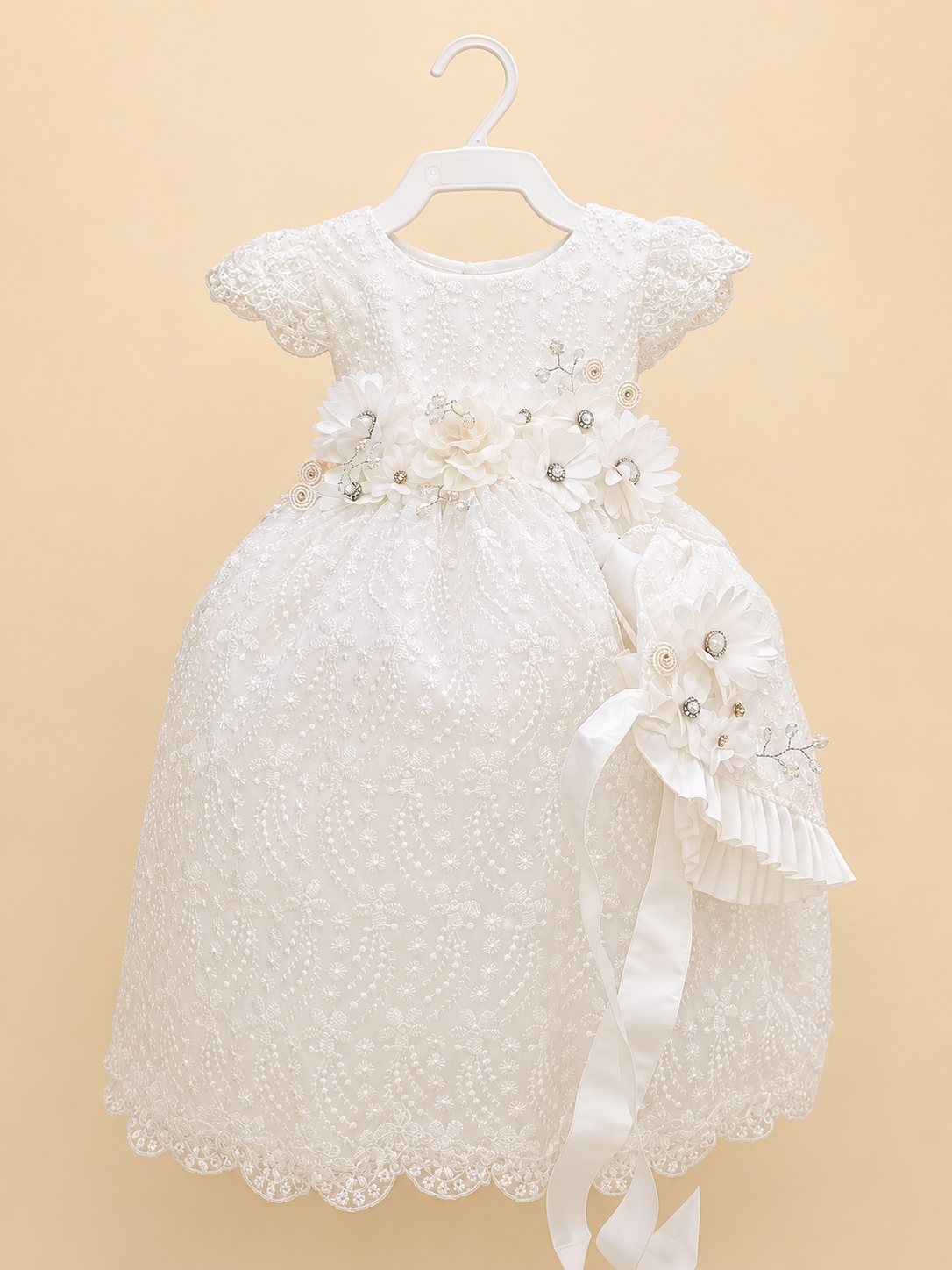Batita de bautizo CL317 beige para niña