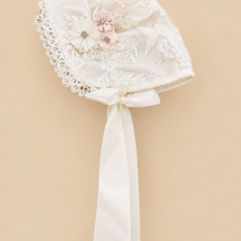 Ropón de bautizo Aitana beige para niña – gorrito