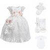 Paquete de bautizo CL287 blanco con batita, vela, pañalero y tobillera